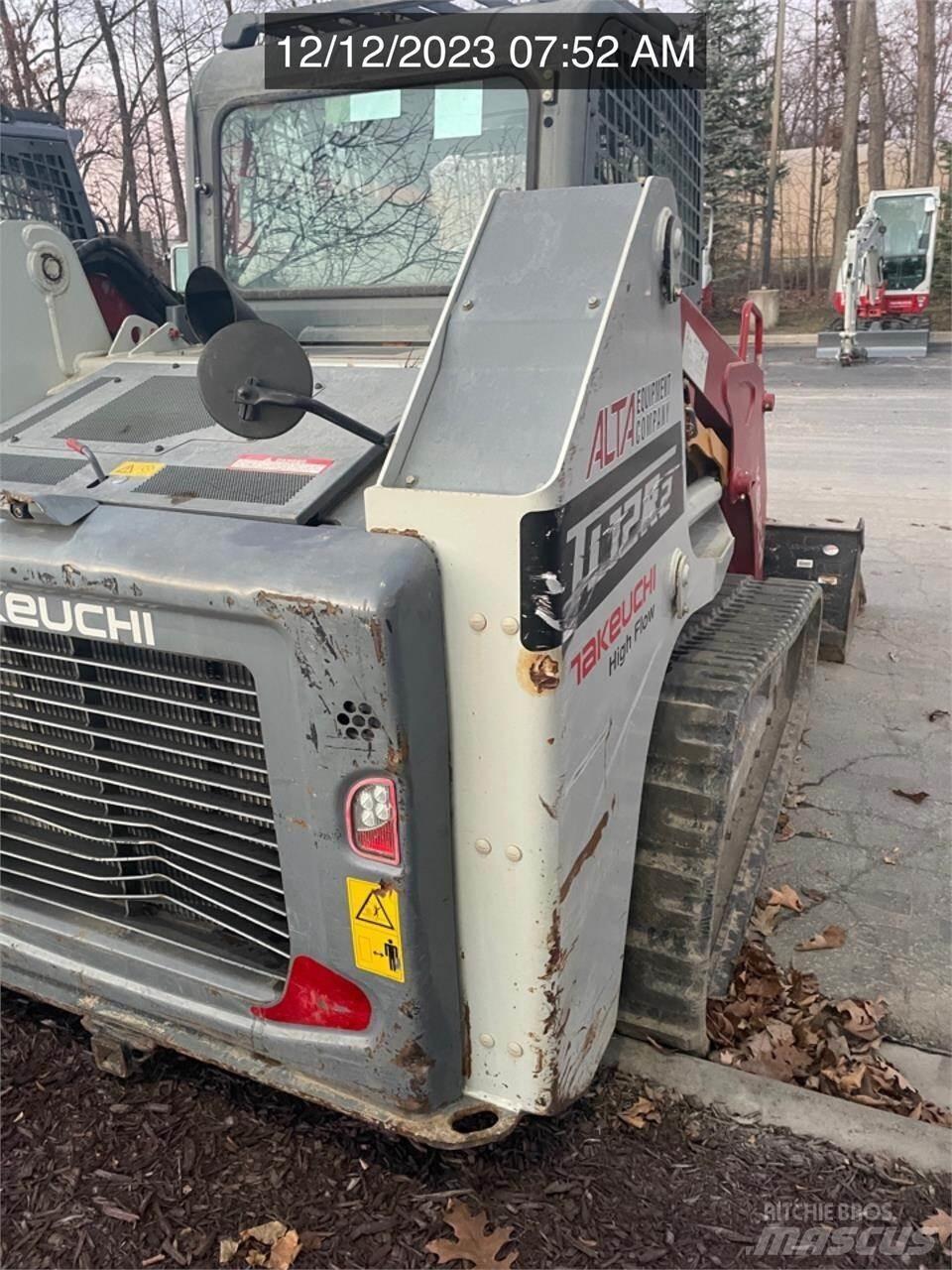Takeuchi TL12R2 滑移轉向裝載機