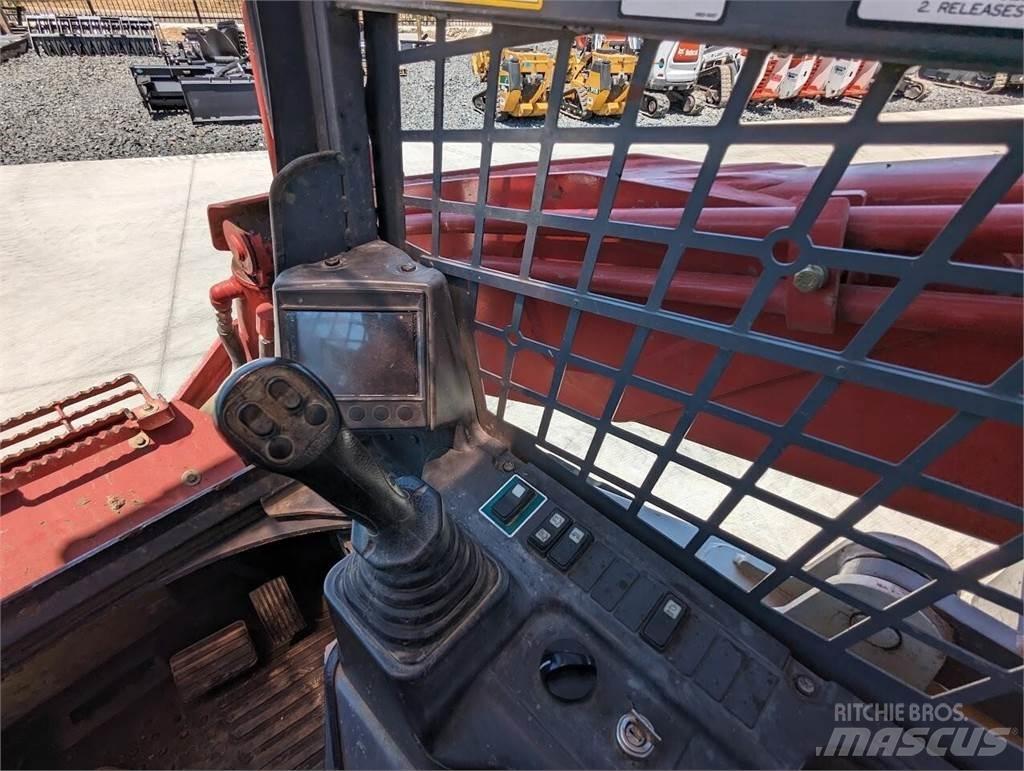 Takeuchi TL12V2 滑移轉向裝載機