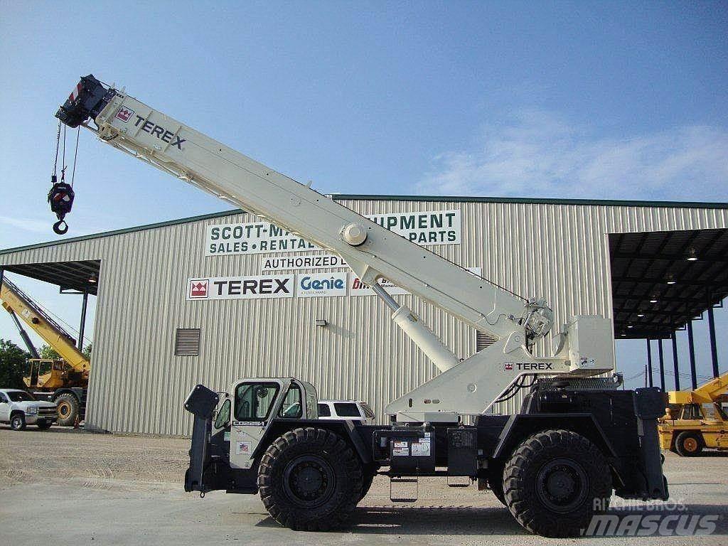 Terex CD225 越野起重機