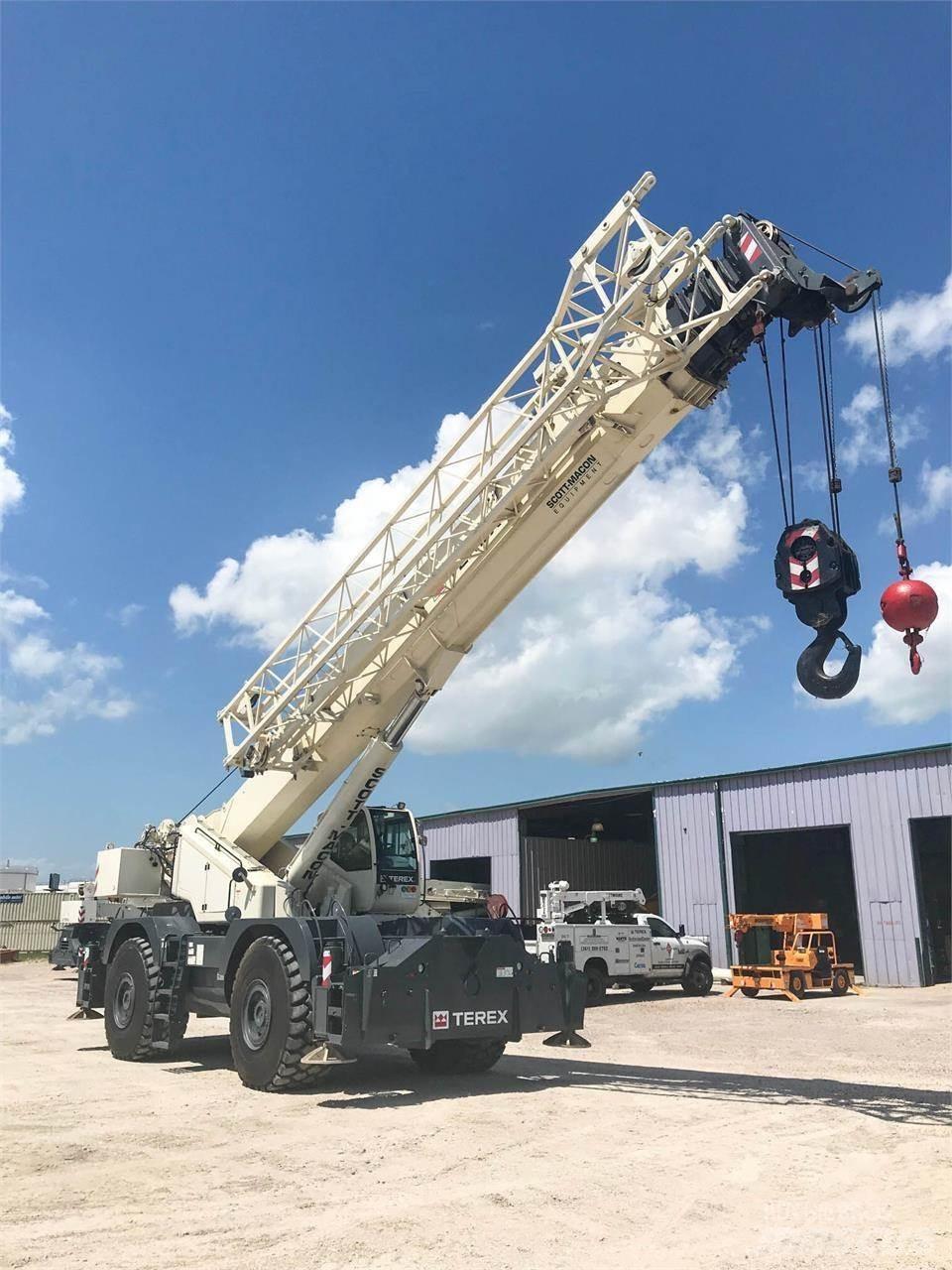 Terex QUADSTAR 1100 越野起重機