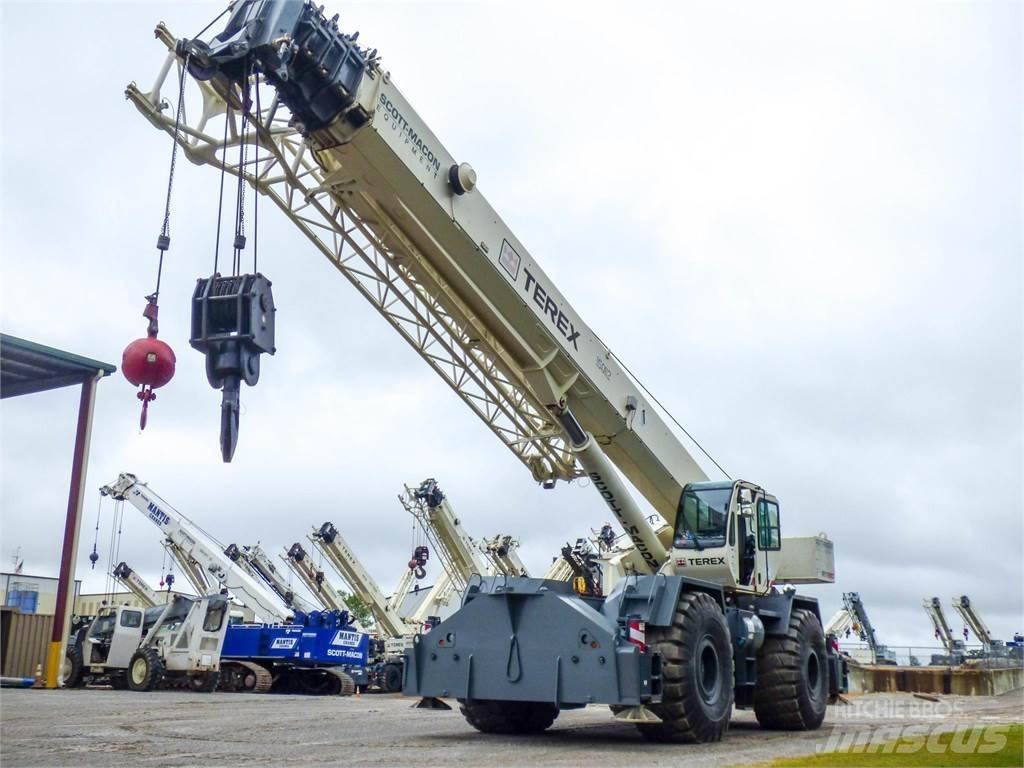 Terex RT130 越野起重機