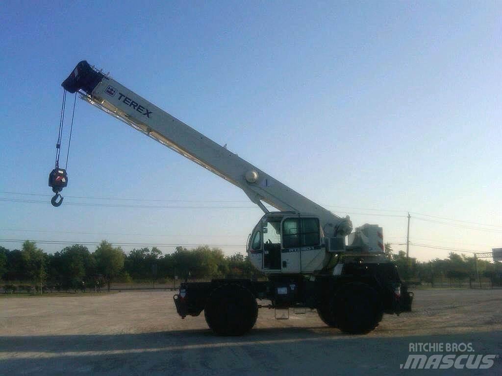 Terex RT230-1 越野起重機