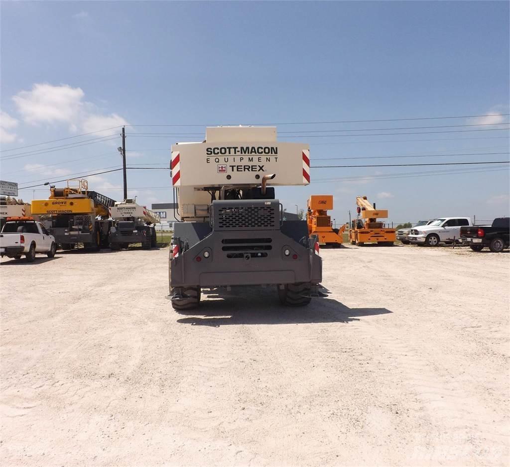 Terex RT230-2 越野起重機