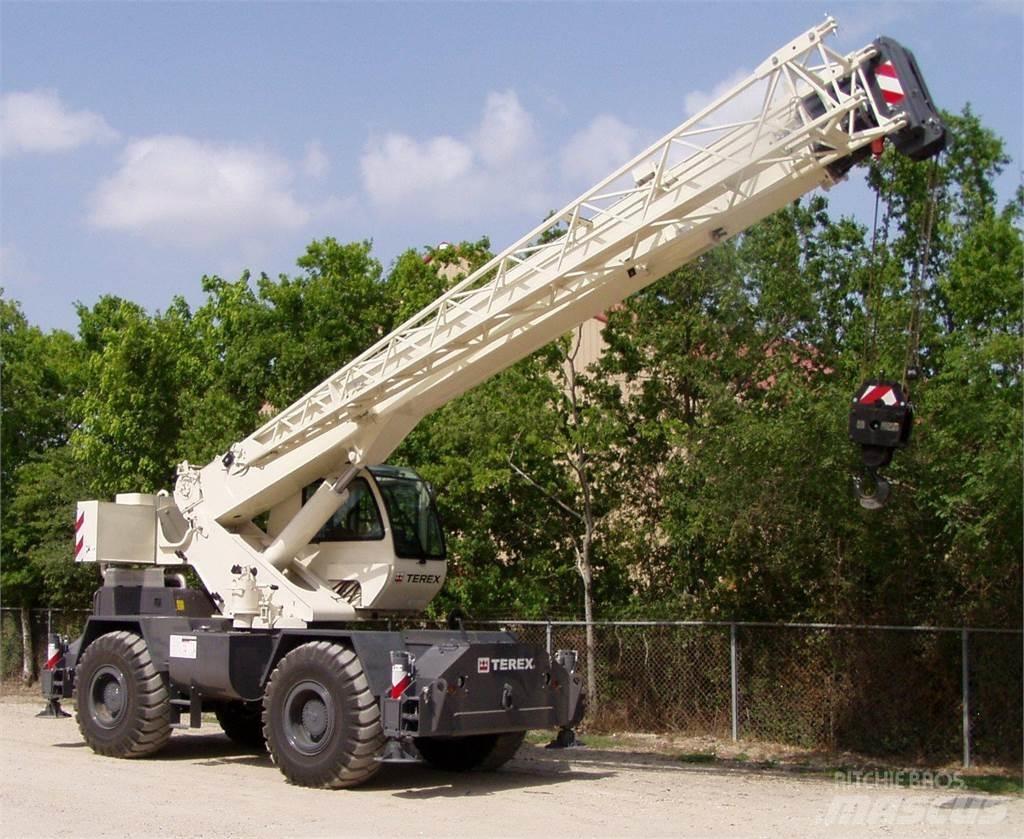Terex RT230-2 越野起重機