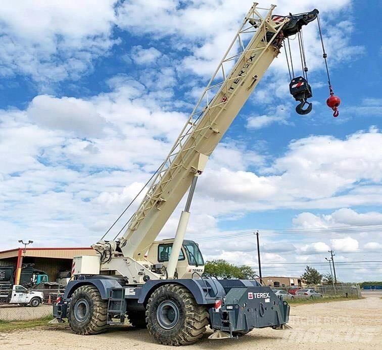 Terex RT670-1 越野起重機