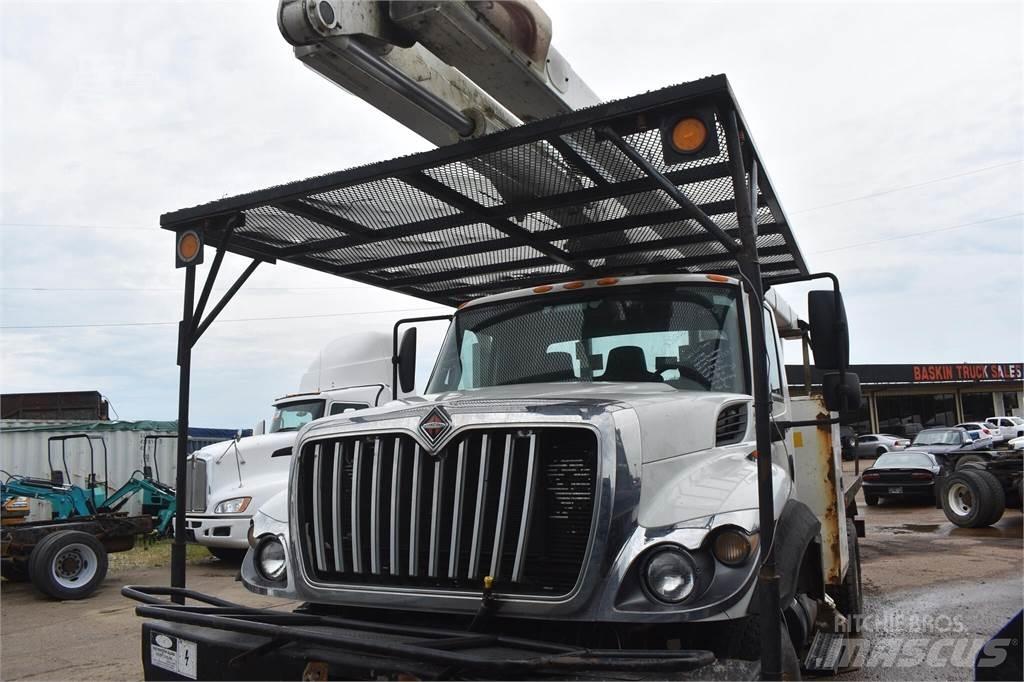 Terex XT PRO 60 卡車裝載高空作業車