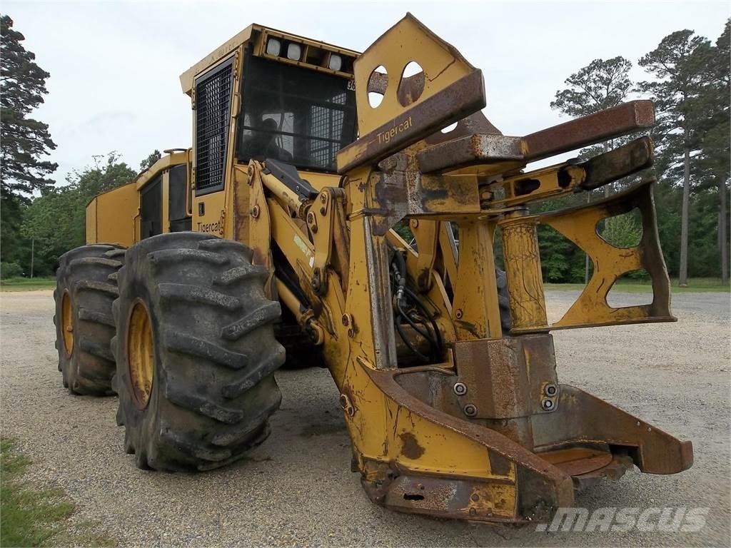 Tigercat 718E 伐木歸堆機