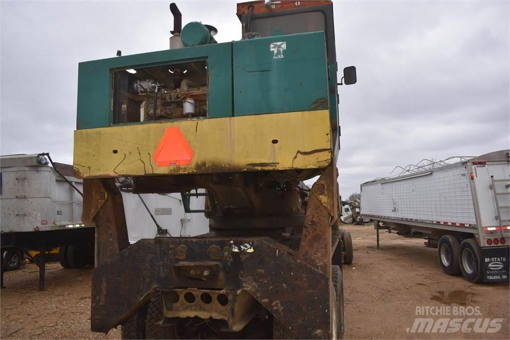 Timberjack 330 林業拖車