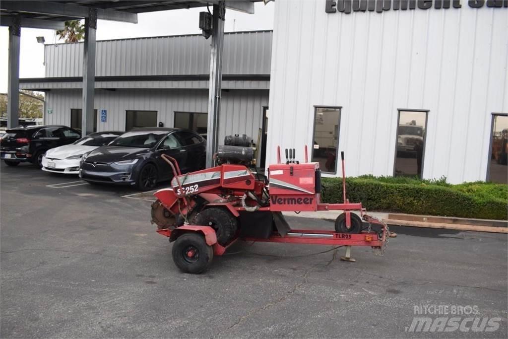 Vermeer SC252 樹樁破碎機