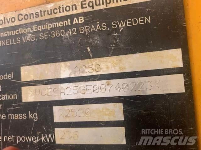 Volvo A25G 水車
