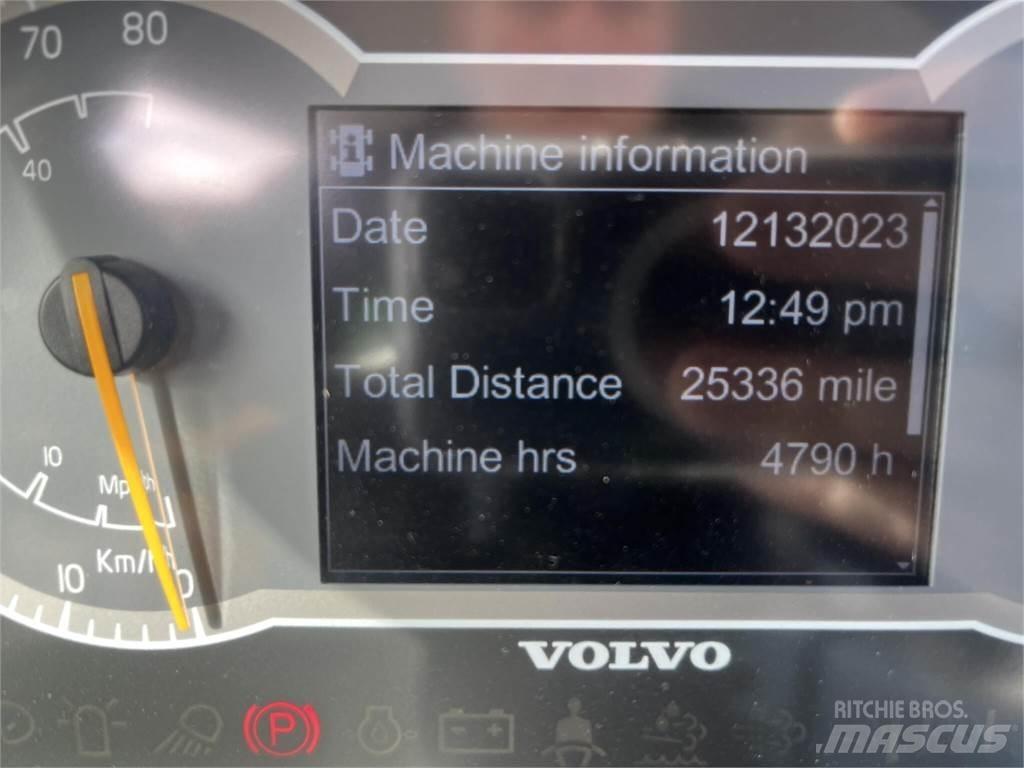Volvo A25G 鉸接式起吊車