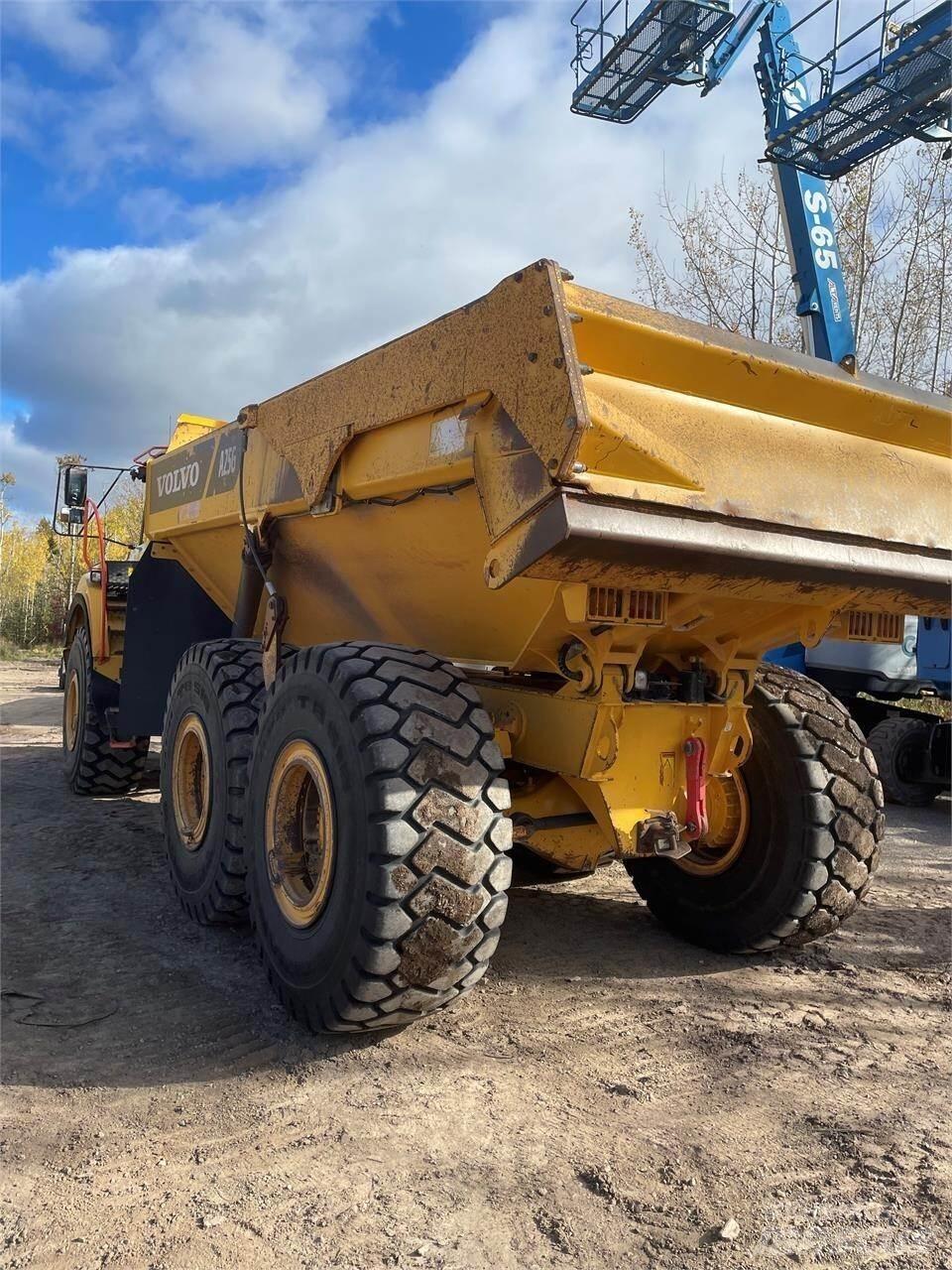 Volvo A25G 鉸接式起吊車