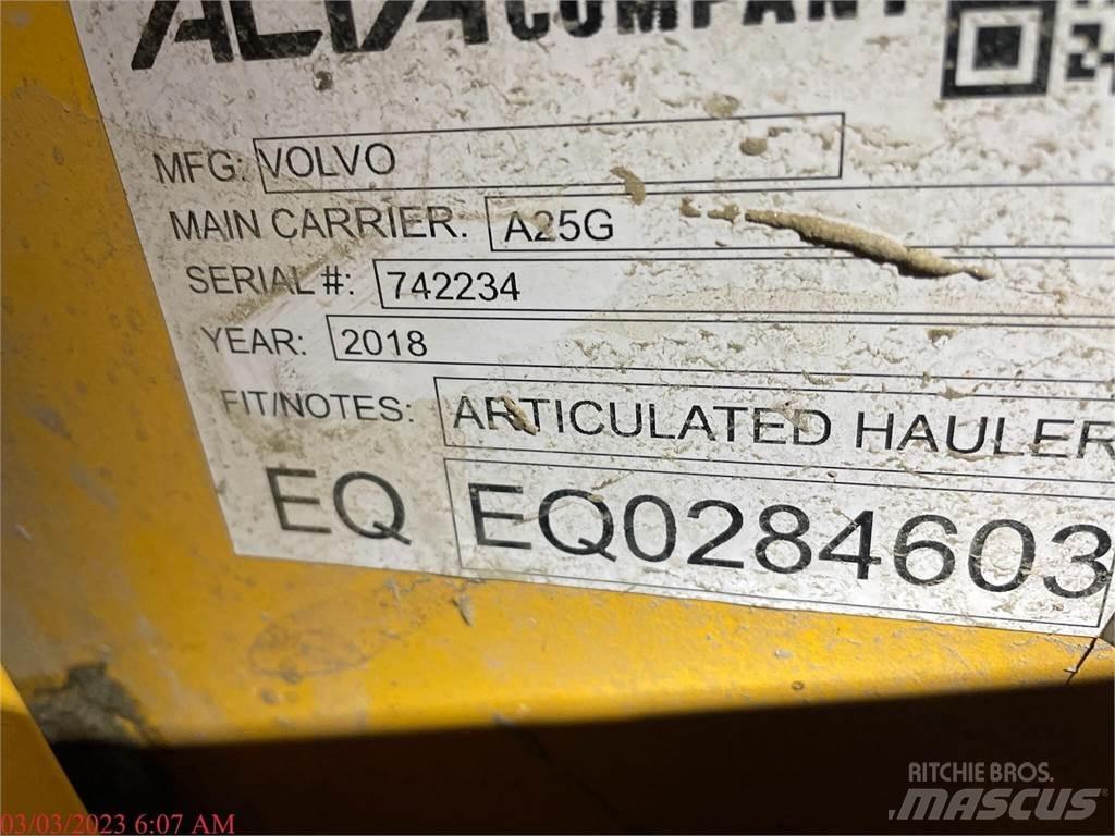 Volvo A25G 鉸接式起吊車
