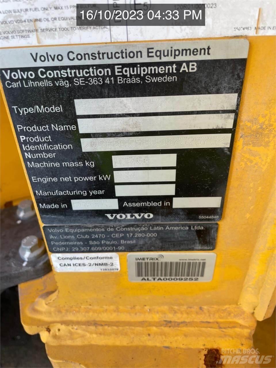 Volvo A25G 鉸接式起吊車