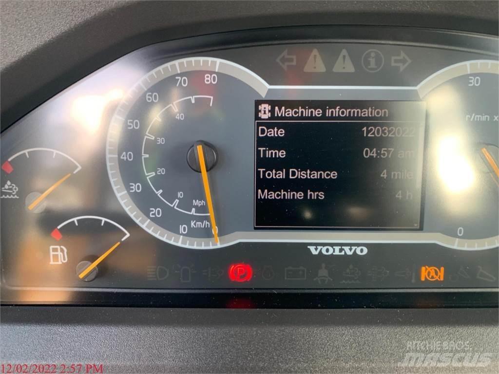 Volvo A25G 鉸接式起吊車