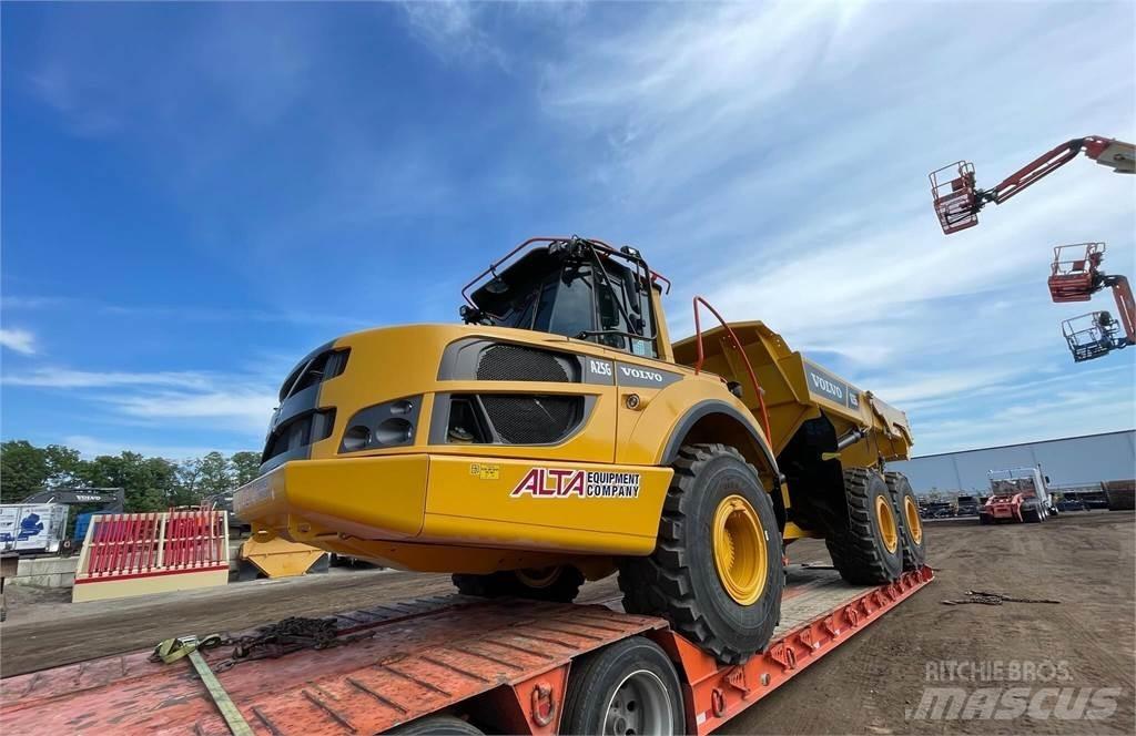 Volvo A25G 鉸接式起吊車