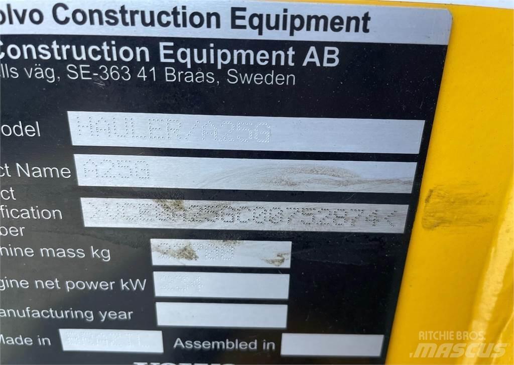 Volvo A25G 鉸接式起吊車