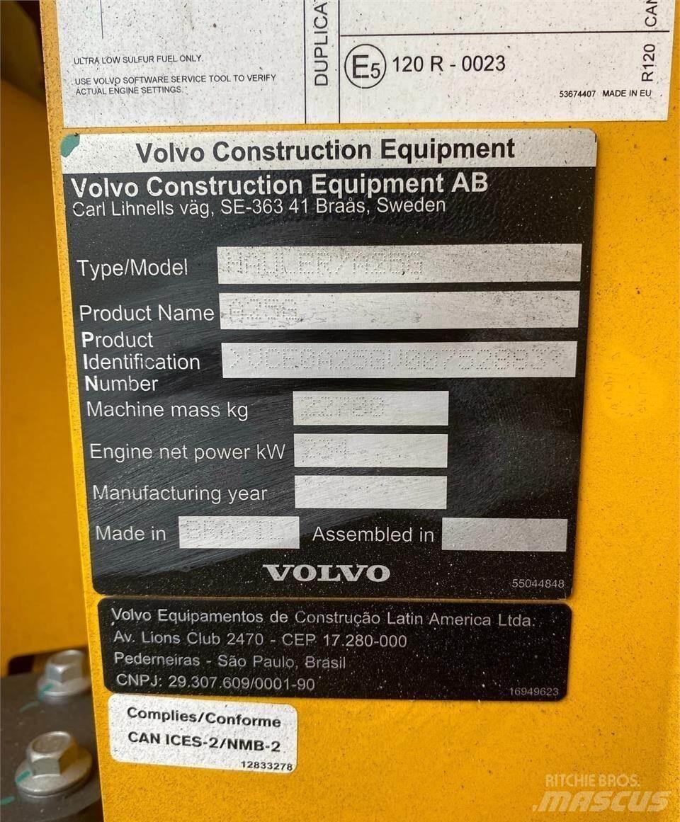 Volvo A25G 鉸接式起吊車