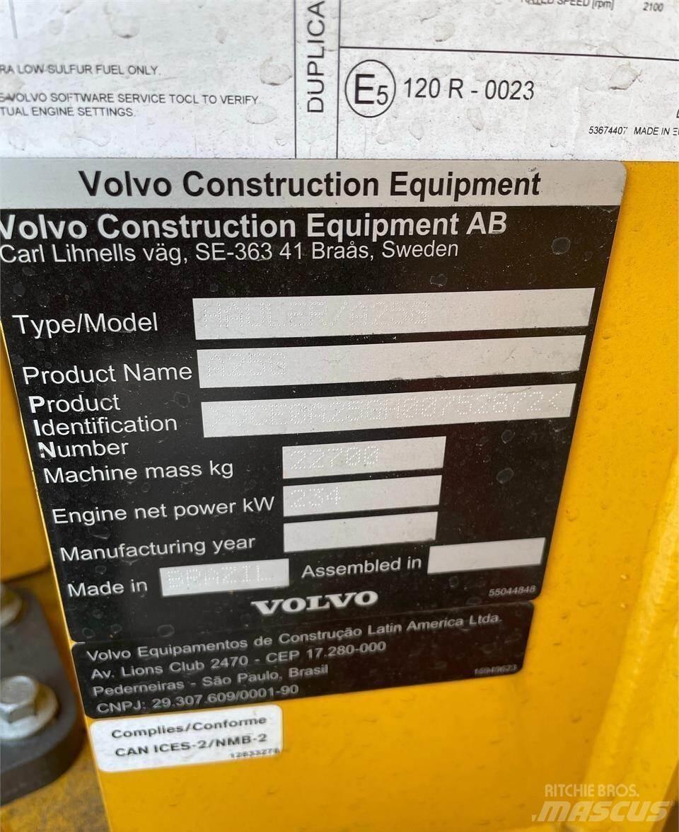 Volvo A25G 鉸接式起吊車