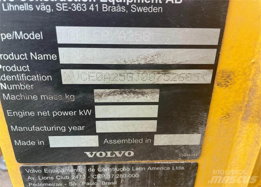 Volvo A25G 鉸接式起吊車