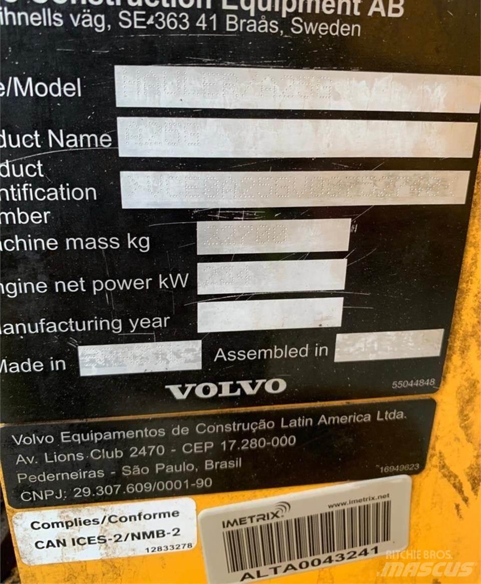 Volvo A25G 鉸接式起吊車