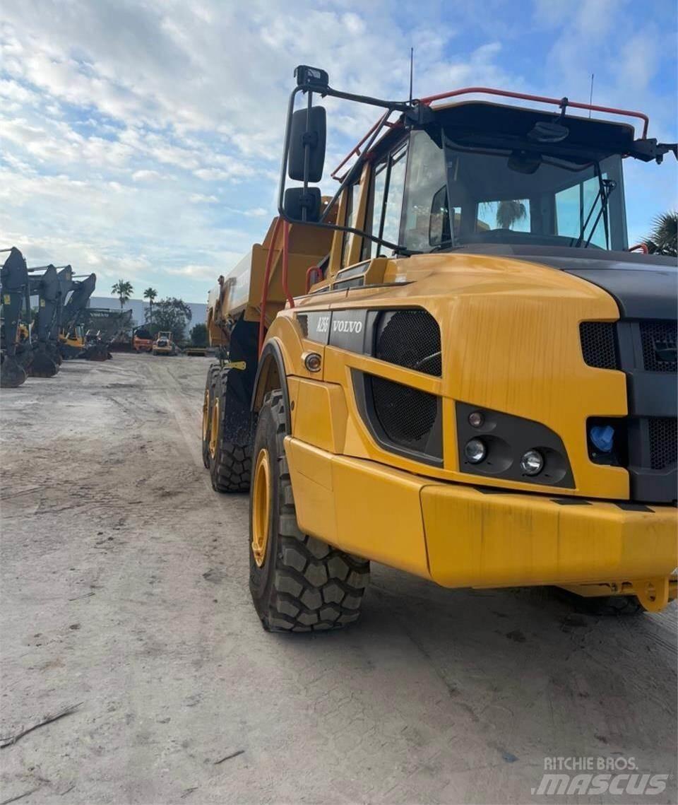 Volvo A25G 鉸接式起吊車