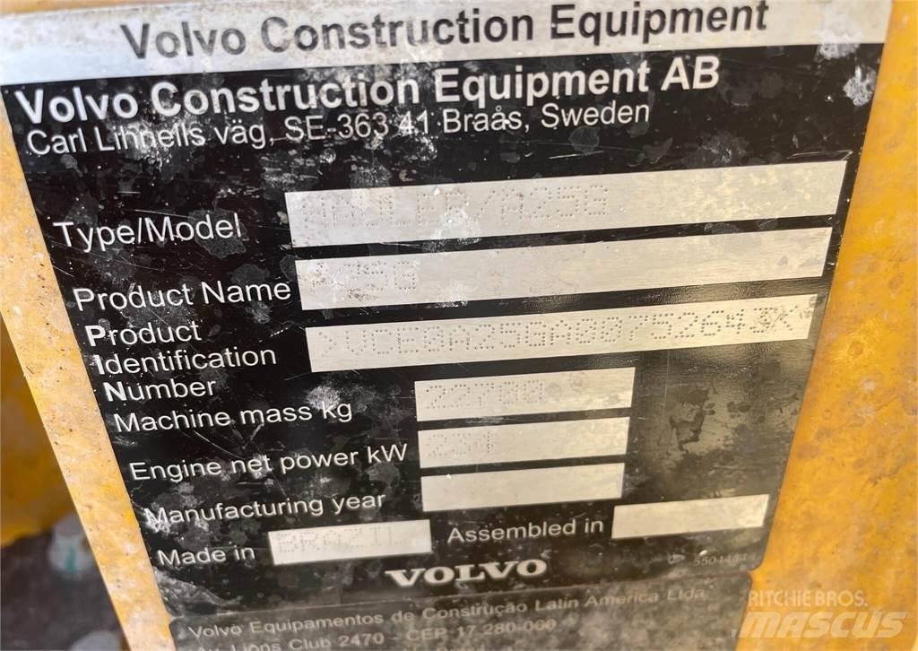 Volvo A25G 鉸接式起吊車