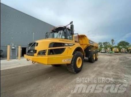 Volvo A25G 鉸接式起吊車