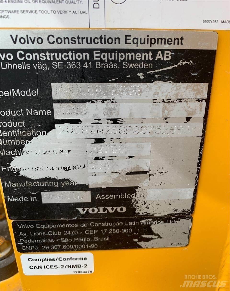 Volvo A25G 鉸接式起吊車
