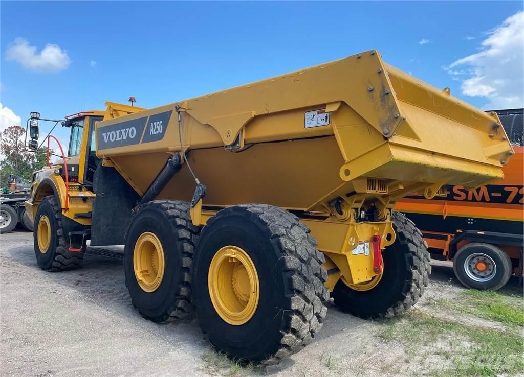 Volvo A25G 鉸接式起吊車