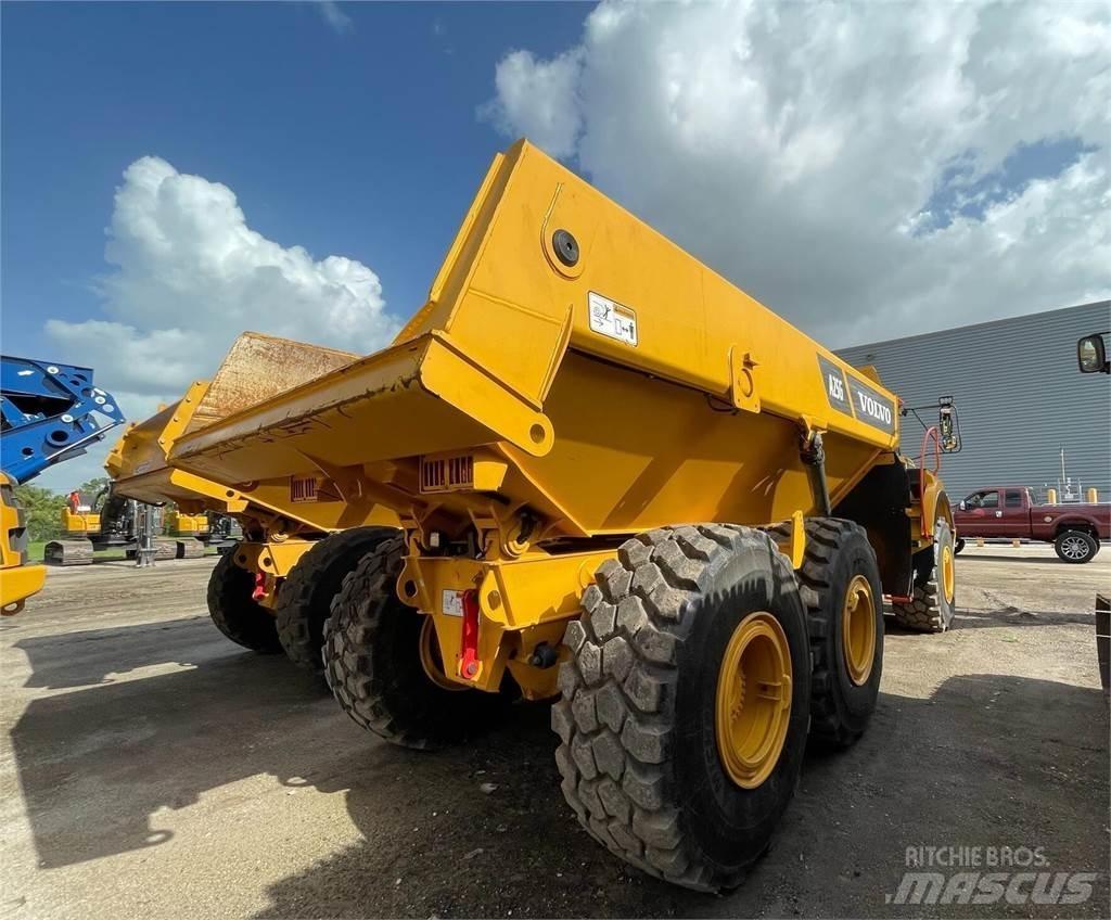 Volvo A25G 鉸接式起吊車