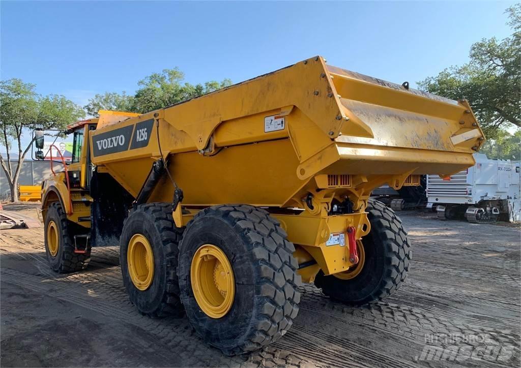 Volvo A25G 鉸接式起吊車