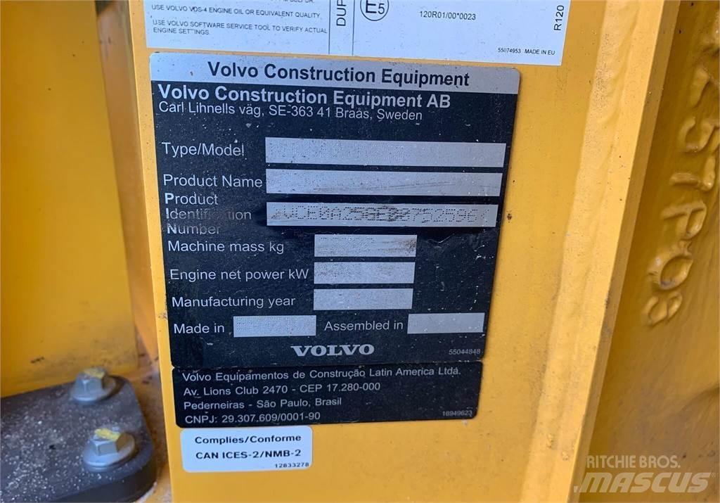 Volvo A25G 鉸接式起吊車