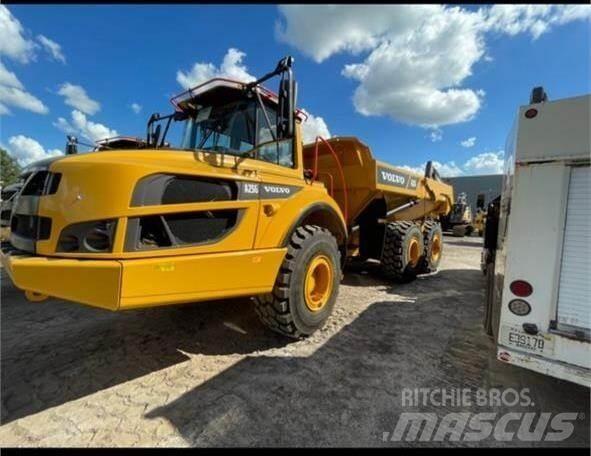 Volvo A25G 鉸接式起吊車
