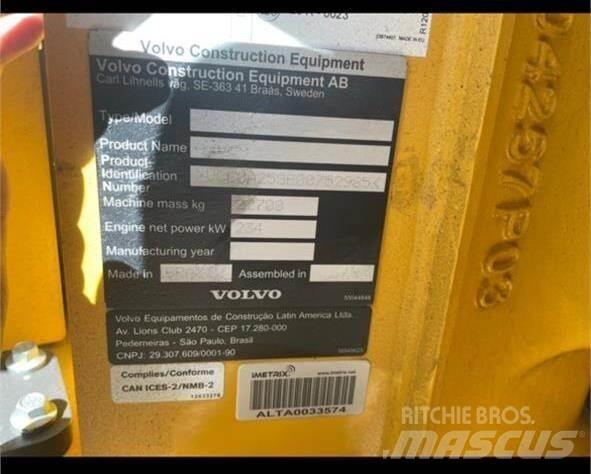 Volvo A25G 鉸接式起吊車
