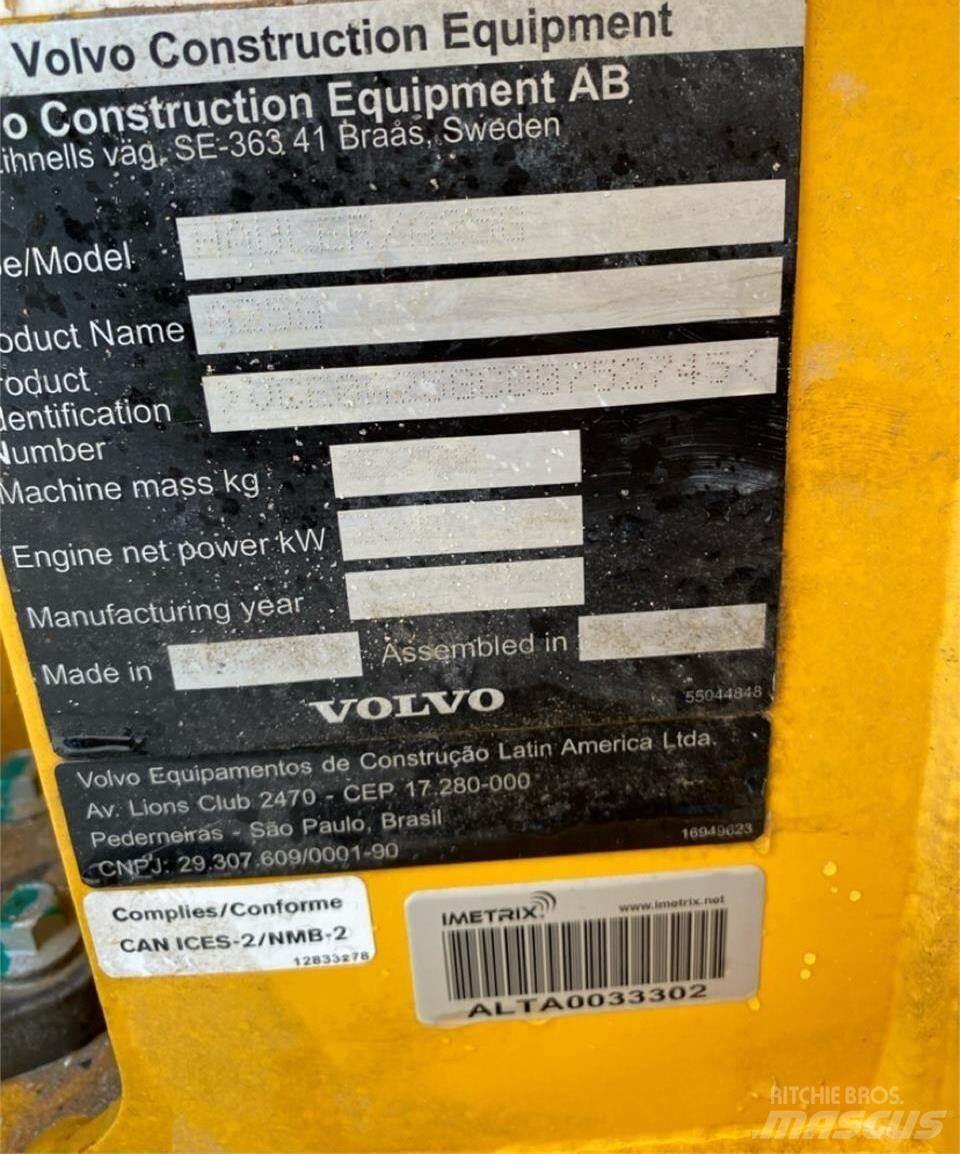Volvo A25G 鉸接式起吊車