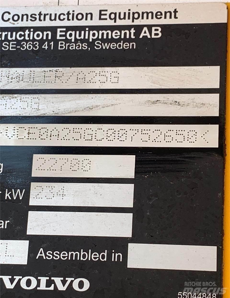 Volvo A25G 鉸接式起吊車