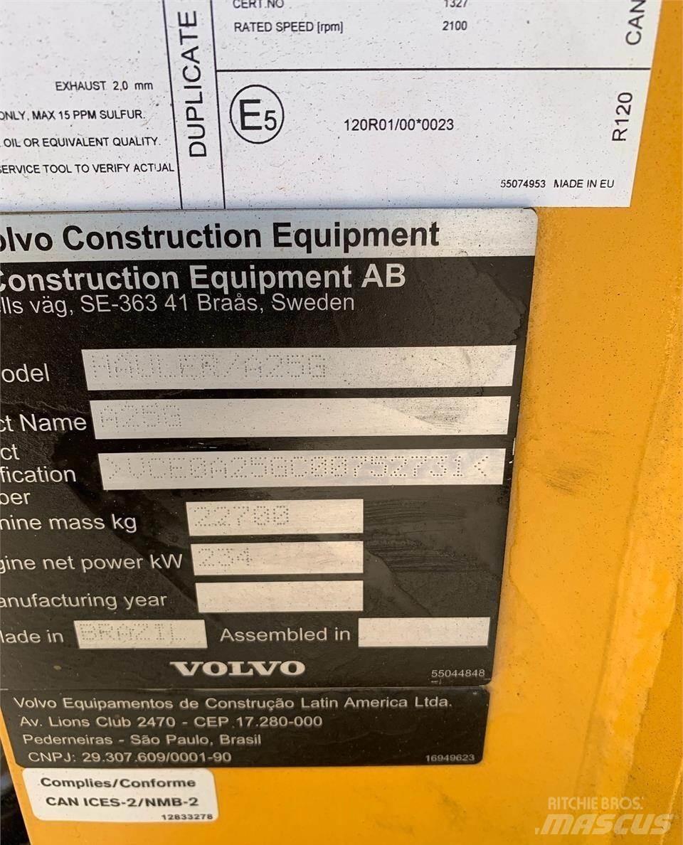 Volvo A25G 鉸接式起吊車