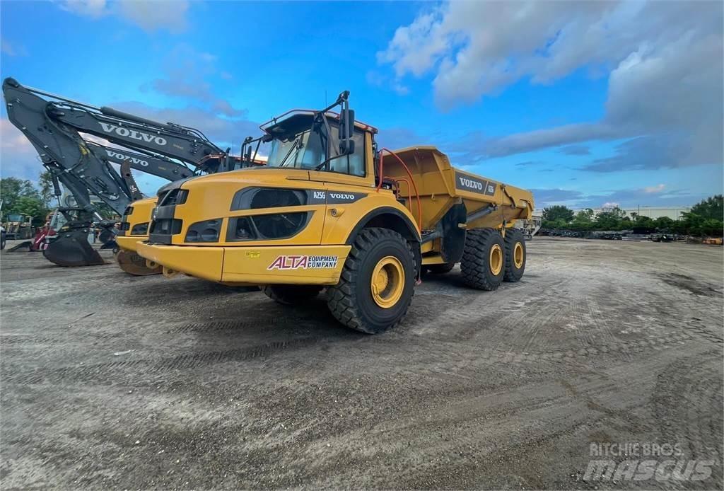 Volvo A25G 鉸接式起吊車