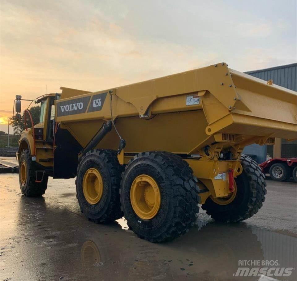 Volvo A25G 鉸接式起吊車