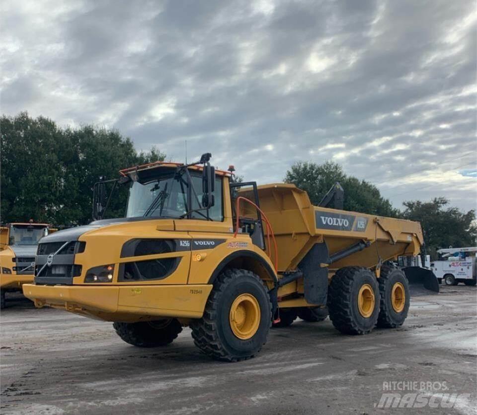 Volvo A25G 鉸接式起吊車