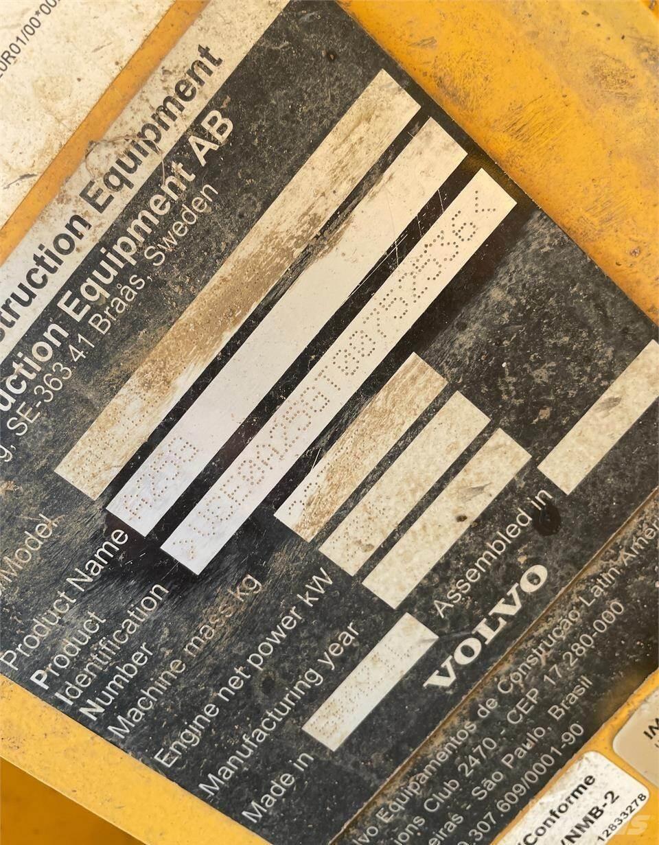 Volvo A25G 鉸接式起吊車