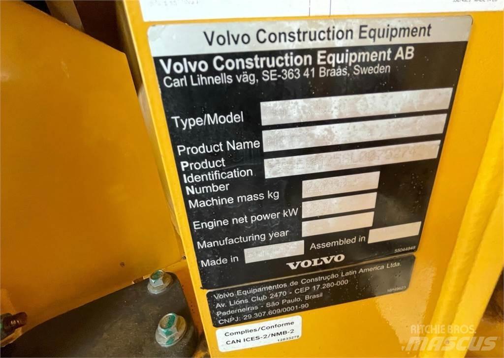 Volvo A25G 鉸接式起吊車