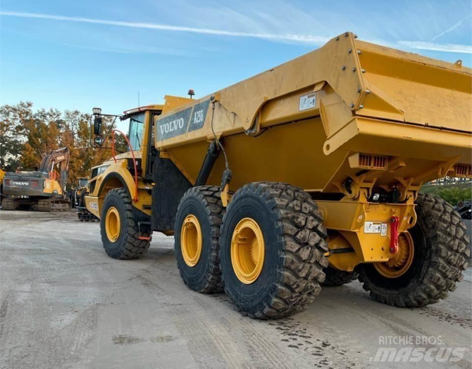 Volvo A25G 鉸接式起吊車