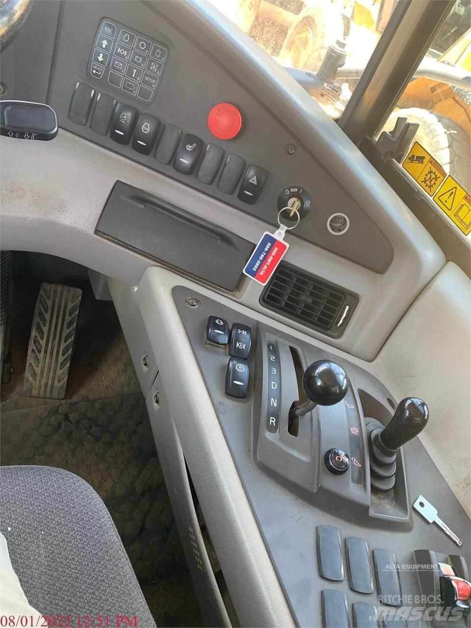 Volvo A30G 鉸接式起吊車