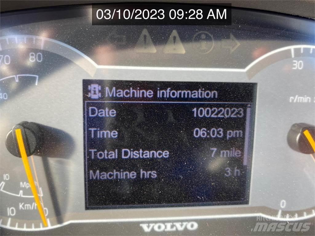 Volvo A30G 鉸接式起吊車
