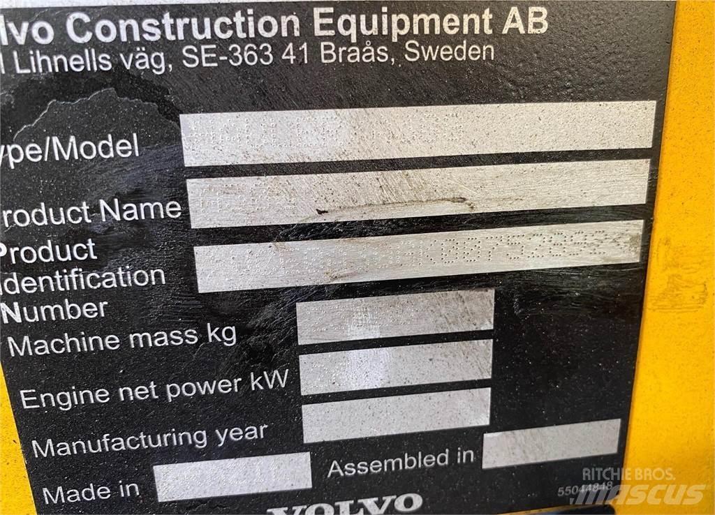Volvo A30G 鉸接式起吊車