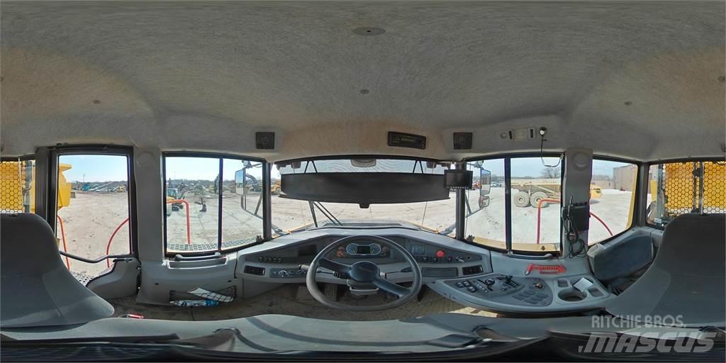 Volvo A40G 鉸接式起吊車