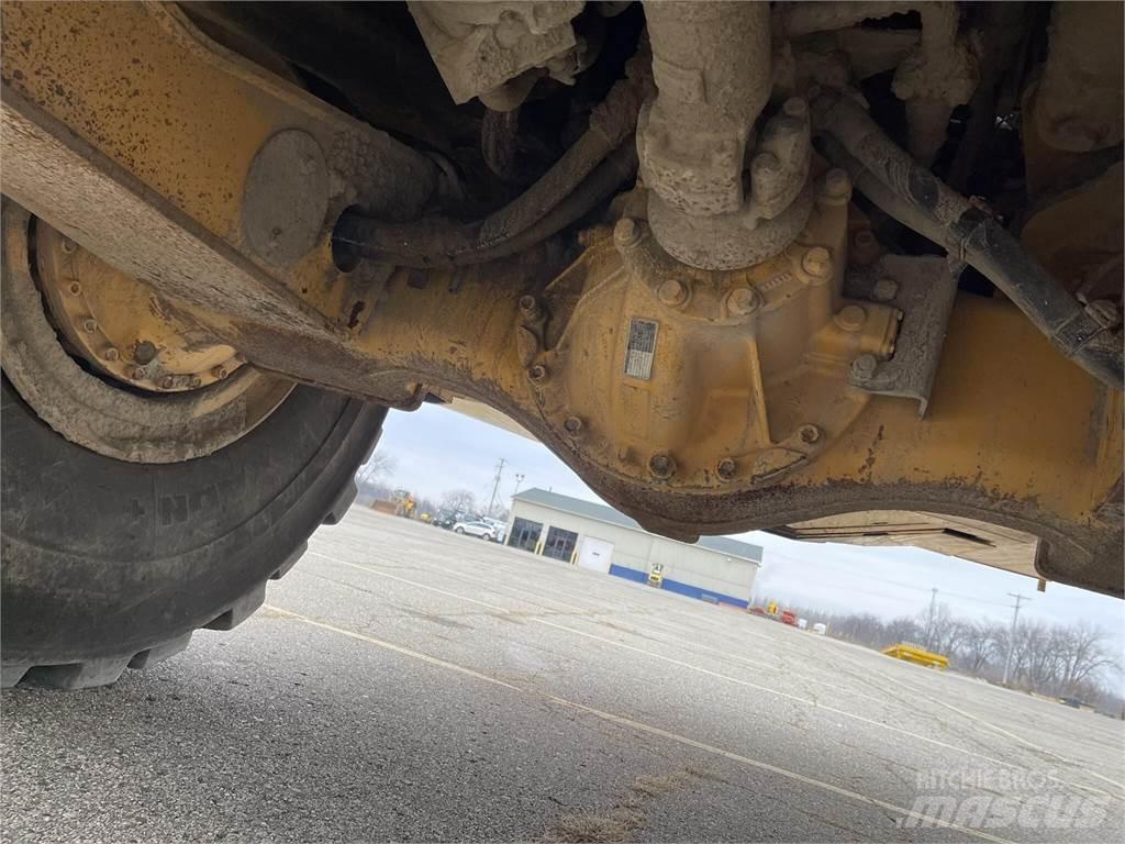 Volvo A40G 鉸接式起吊車