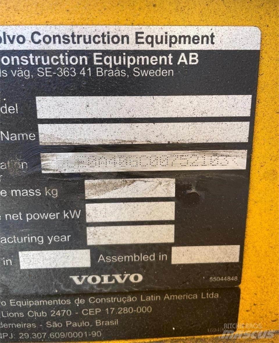 Volvo A40G 鉸接式起吊車